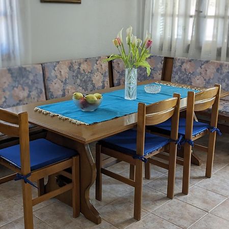Rustic By The Sea Apartment Флогита Екстериор снимка