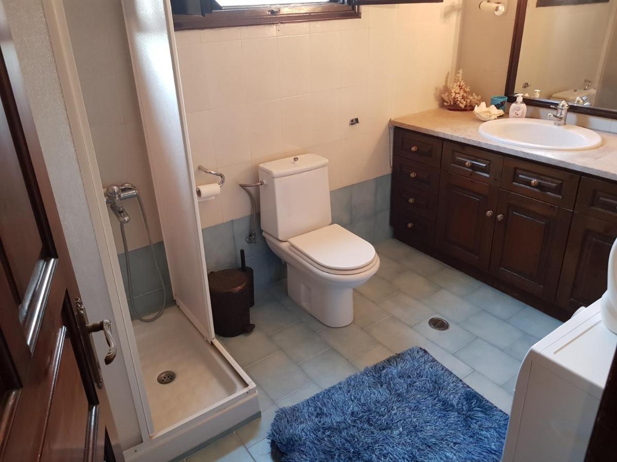 Rustic By The Sea Apartment Флогита Екстериор снимка