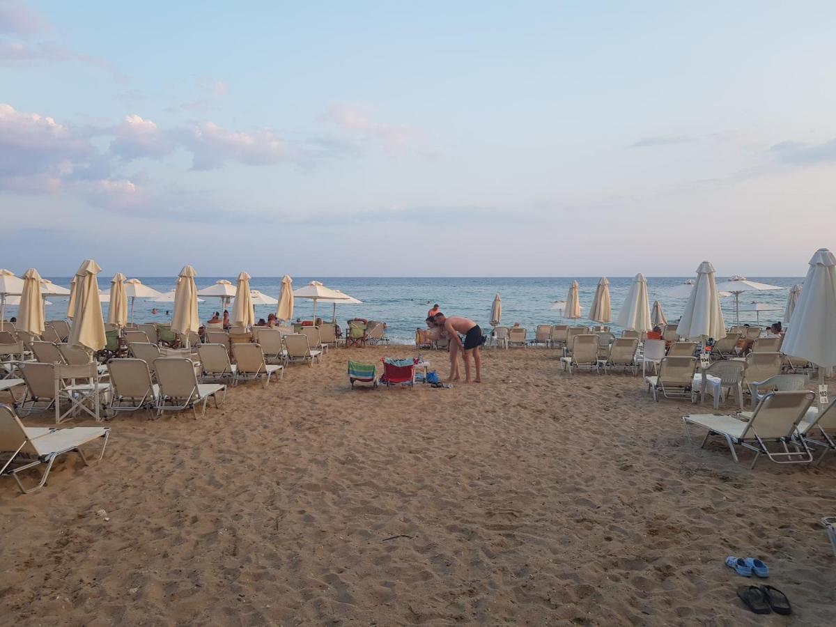 Rustic By The Sea Apartment Флогита Екстериор снимка