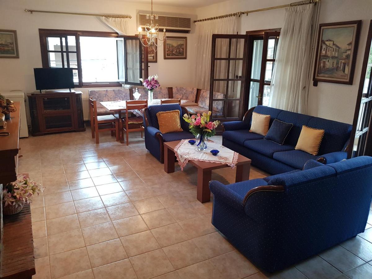 Rustic By The Sea Apartment Флогита Екстериор снимка