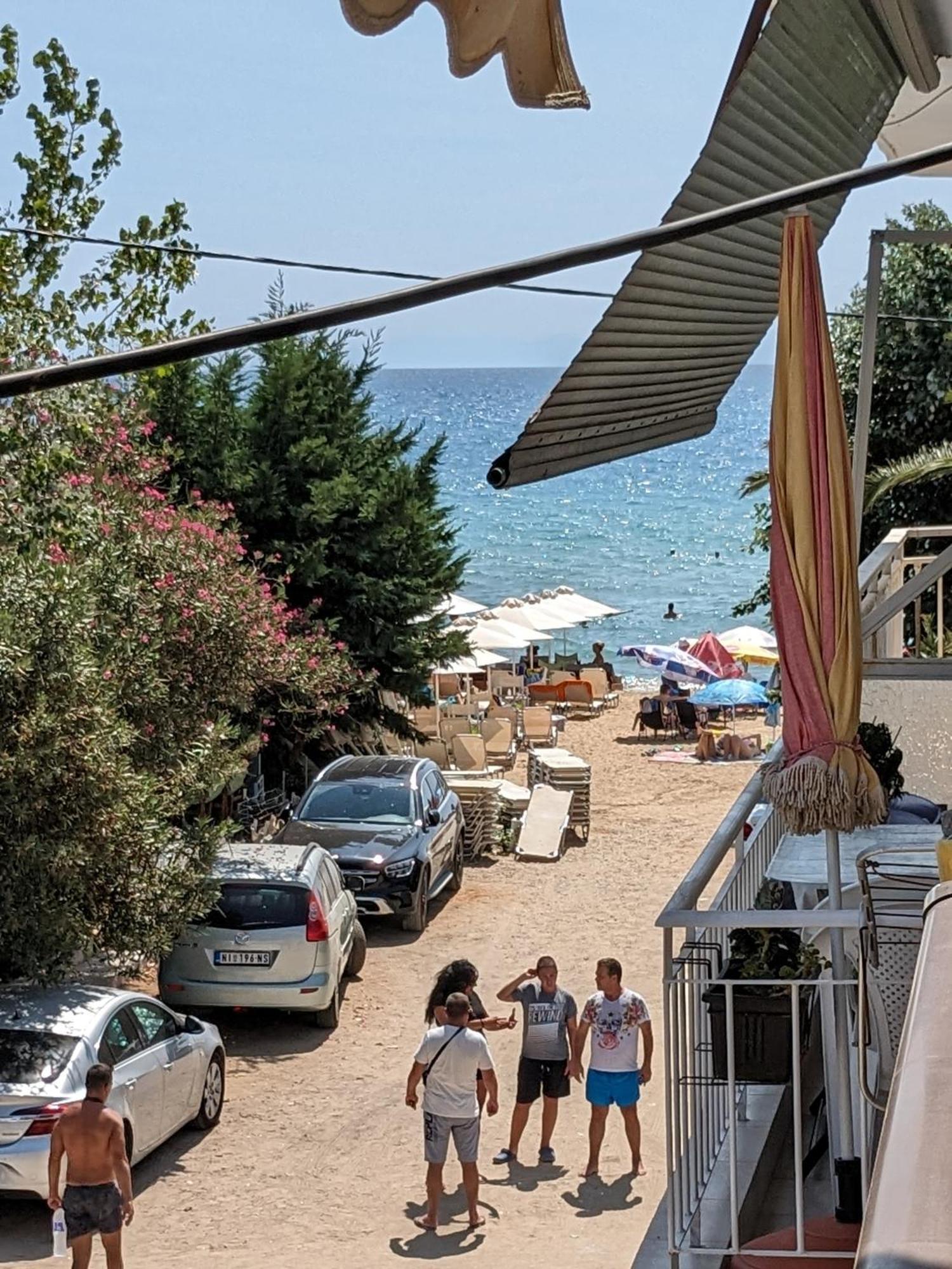 Rustic By The Sea Apartment Флогита Екстериор снимка